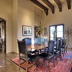 Plata Cielo Five-Bedroom Holiday Home