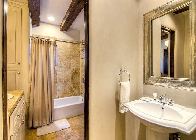 Plata Cielo Five-bedroom Santa Fe